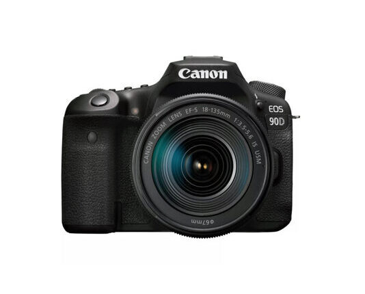 Canon EOS 90D 18-135mm IS USM NANO